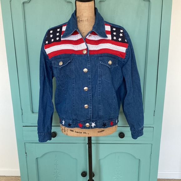 New Directions Jean Jacket with Stars and Stripes Detailing. Metal Star Buttons - Picture 4 of 13